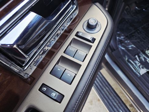 Used 2012 Lincoln Navigator 4WD image 44