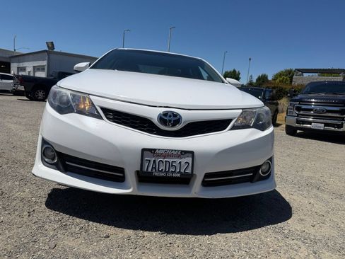 Used 2014 Toyota Camry SE FWD image 8