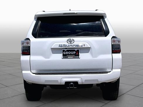 Used 2021 Toyota 4Runner SR5 Premium w/ Moonroof Package RWD image 5