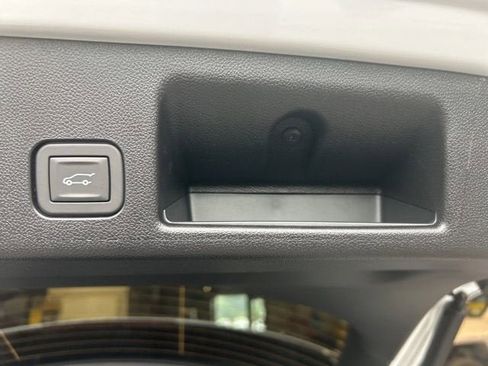 New 2025 Chevrolet Equinox EV LT image 29