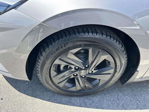 Used 2022 Hyundai Elantra SEL FWD image 8