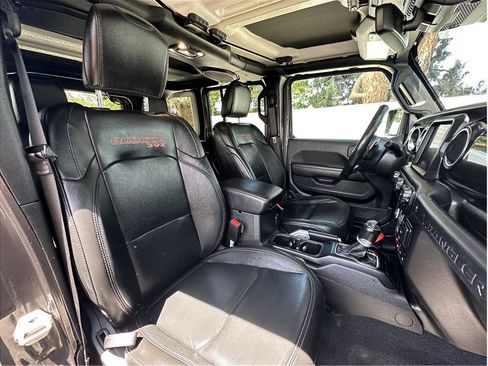 Used 2021 Jeep Wrangler Unlimited Rubicon w/ Dual Top Group AWD/4WD image 15