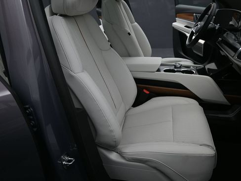 Used 2026 Cadillac Vistiq Luxury AWD/4WD image 28