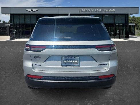 Used 2024 Jeep Grand Cherokee Limited w/ Luxury Tech Group II AWD/4WD image 8