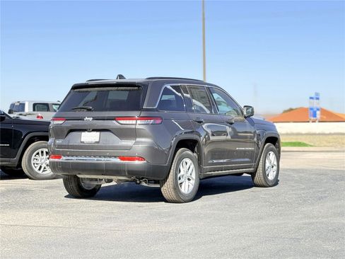 New 2025 Jeep Grand Cherokee Laredo X w/ Luxury Tech Group I image 5