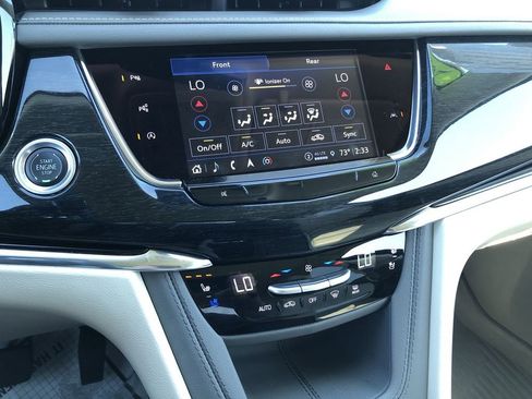 Used 2023 Cadillac XT6 Premium Luxury w/ Technology Package AWD/4WD image 24