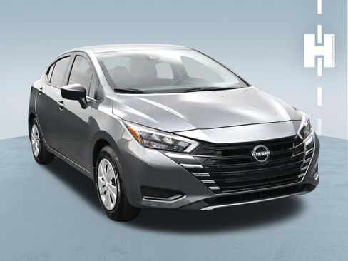 Used 2025 Nissan Versa S w/ Trunk Package FWD image 2