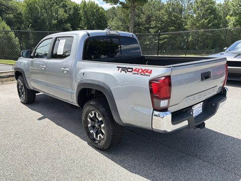 Used 2019 Toyota Tacoma TRD Off-Road AWD/4WD image 5