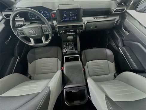 Used 2024 Toyota Tacoma TRD Sport image 30