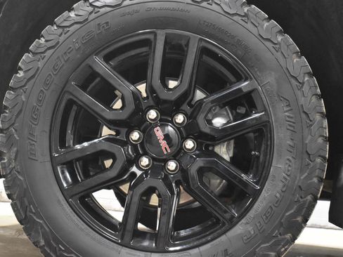 Used 2023 GMC Sierra 1500 Elevation image 27