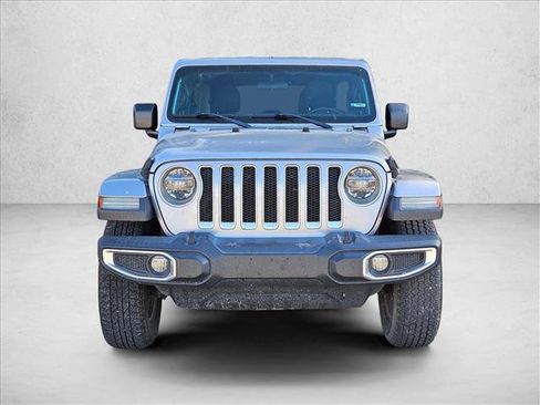 Used 2018 Jeep Wrangler Unlimited Sahara w/ LED Lighting Group AWD/4WD image 2