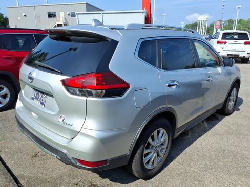 Used 2019 Nissan Rogue SV FWD image 5