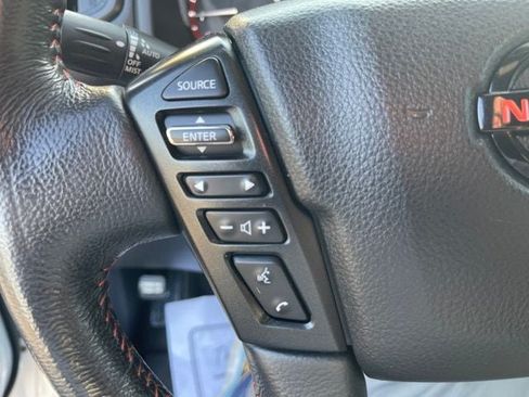 Used 2020 Nissan Titan PRO-4X AWD/4WD image 16