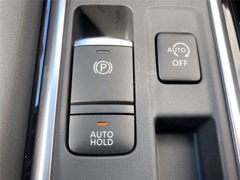 New 2026 Nissan Pathfinder Platinum FWD image 14