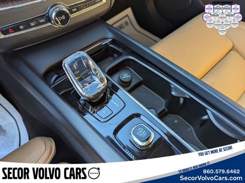 Certified 2023 Volvo XC60 B6 Ultimate w/ Protection Package Premier image 18