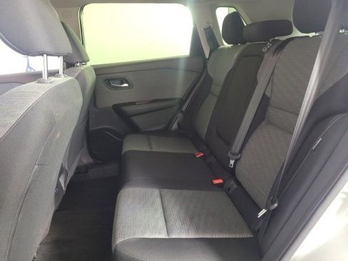 Used 2023 Nissan Rogue SV image 9