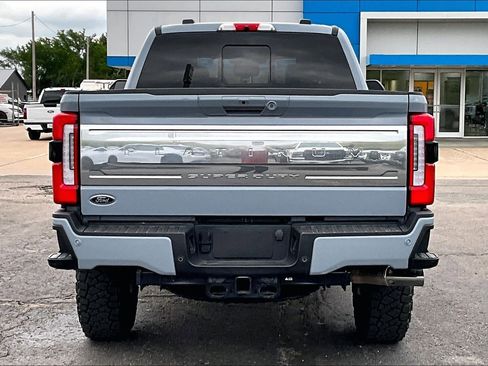 Used 2024 Ford F250 Platinum w/ Tremor Off-Road Package AWD/4WD image 4