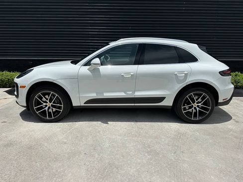 Used 2024 Porsche Macan AWD/4WD image 2