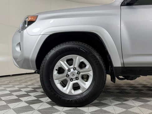 Used 2024 Toyota 4Runner SR5 AWD/4WD image 10