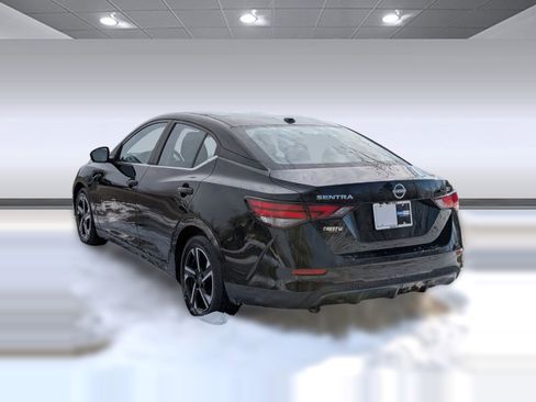 Used 2024 Nissan Sentra SV image 3