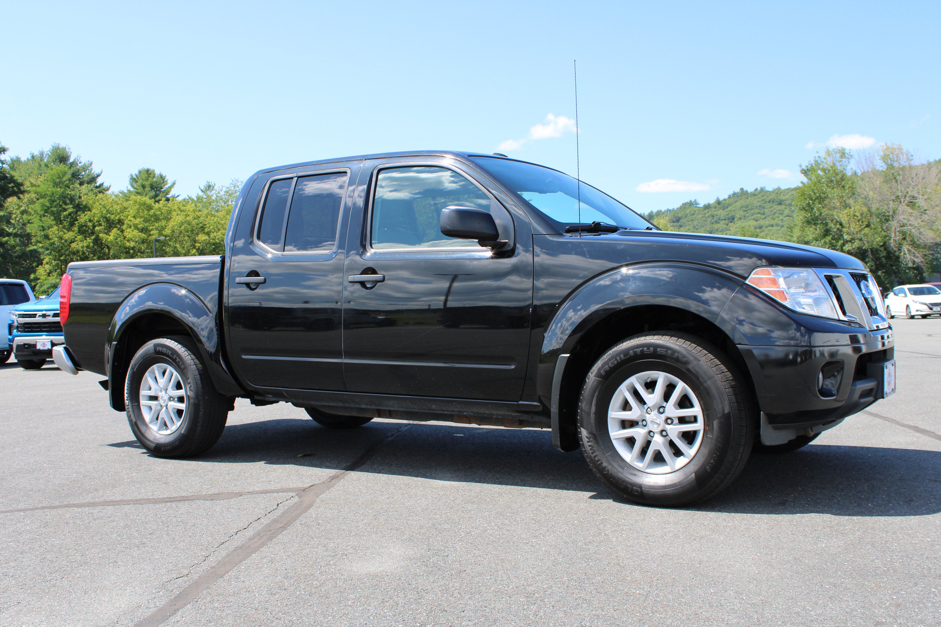 Used 2017 Nissan Frontier SV w/ SV Value Truck Package AWD/4WD image 5