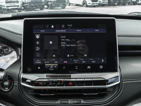 Used 2024 Jeep Compass Latitude w/ Convenience Group image 10