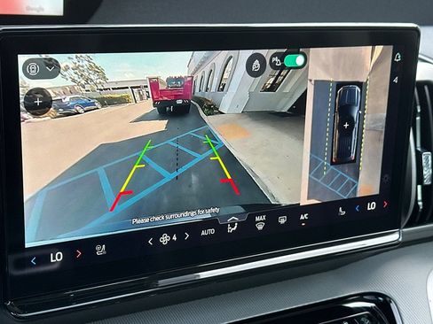 Used 2025 Ford Expedition Active image 21