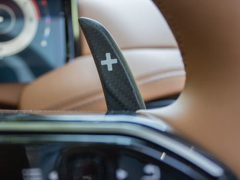 Used 2025 Aston Martin DB12 Convertible RWD image 21