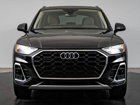Used 2023 Audi Q5 2.0T Premium Plus w/ Premium Plus Package AWD/4WD image 2