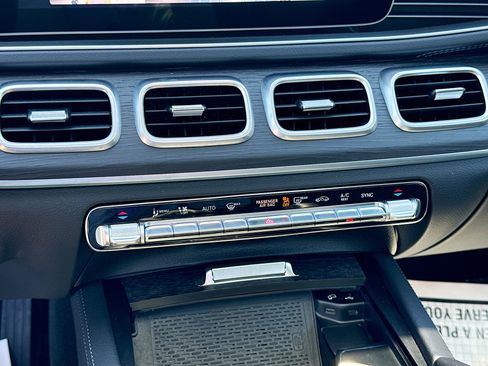 Used 2021 Mercedes-Benz GLS 450 4MATIC image 36