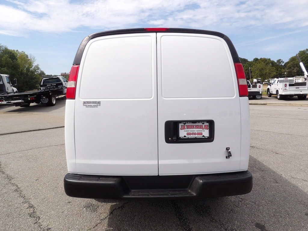 Used 2016 Chevrolet Express 2500 RWD image 6