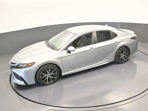 Used 2022 Toyota Camry SE image 44