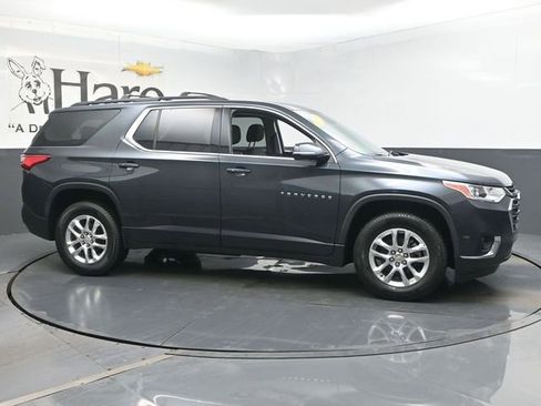 Used 2019 Chevrolet Traverse LT image 1