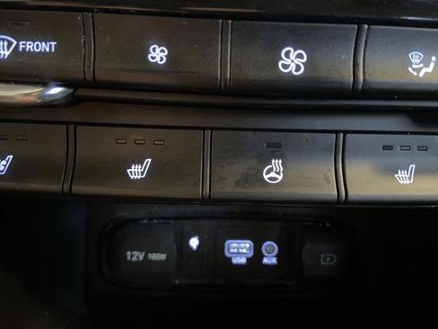 Used 2020 Hyundai Santa Fe Limited AWD/4WD image 8