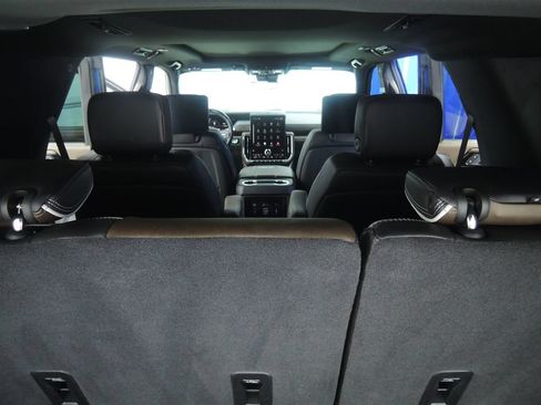 Used 2025 GMC Yukon Denali Ultimate AWD/4WD image 35