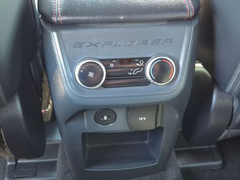 Used 2025 Ford Explorer ST-Line w/ ST-Line Street Pack AWD/4WD image 26