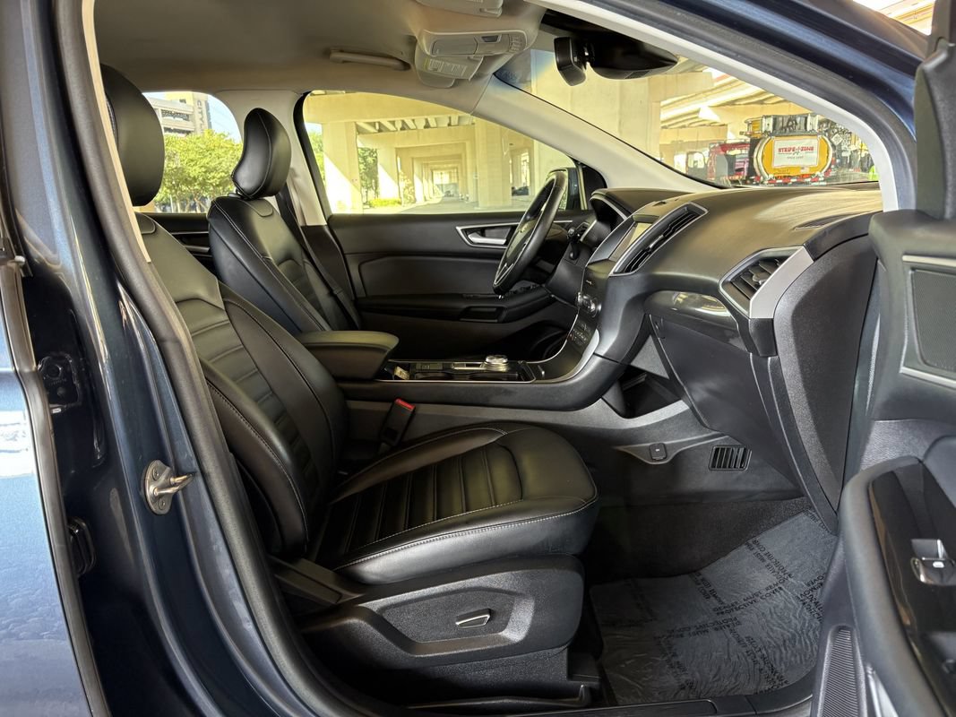 Used 2019 Ford Edge SEL w/ Equipment Group 201A FWD image 29