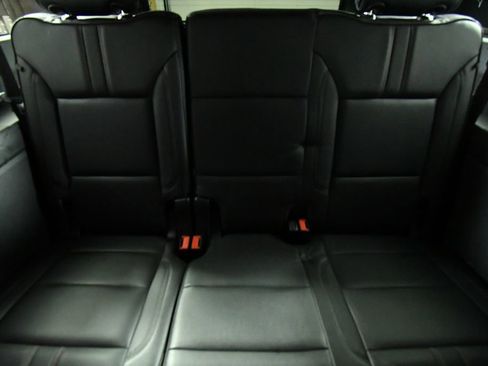 Used 2021 Chevrolet Suburban RST AWD/4WD image 23