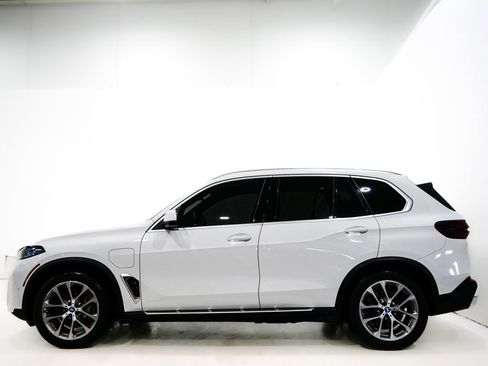Used 2024 BMW X5 xDrive50e AWD/4WD image 6
