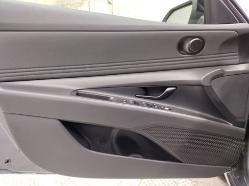 New 2026 Hyundai Elantra Sport FWD image 17