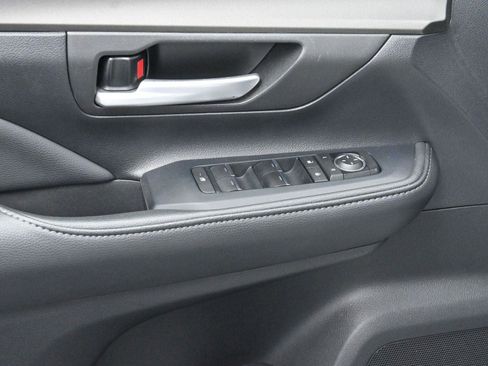 Used 2024 Toyota Grand Highlander XLE image 12