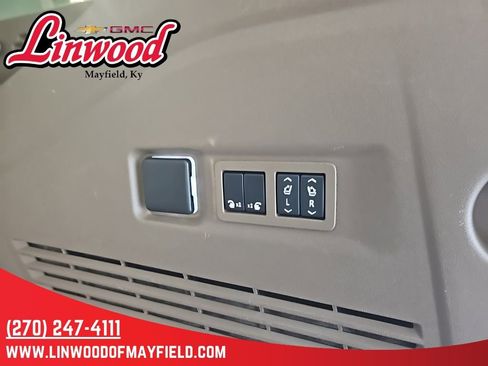 Used 2024 GMC Yukon XL Denali w/ Denali Reserve Package image 15