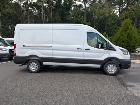 New 2026 Ford Transit 250 148 Medium Roof w/ Load Area Protection Package RWD image 3