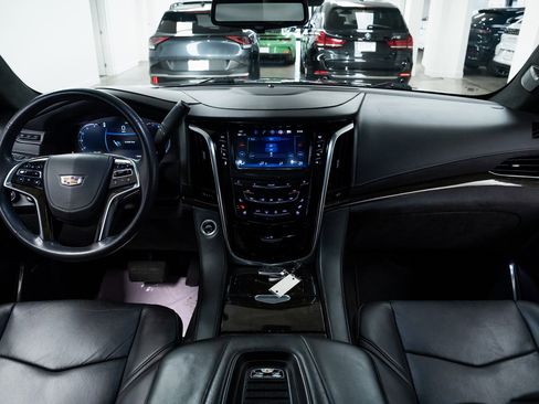 Used 2019 Cadillac Escalade ESV Platinum image 9