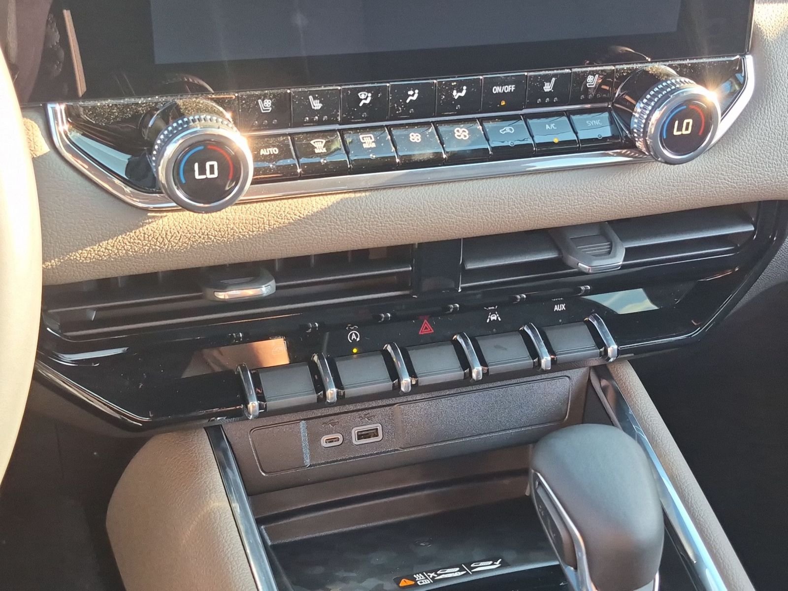 New 2026 GMC Canyon Denali AWD/4WD image 12