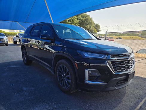 Used 2023 Chevrolet Traverse RS FWD image 2