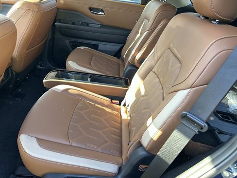 New 2026 Nissan Pathfinder Platinum AWD/4WD image 20