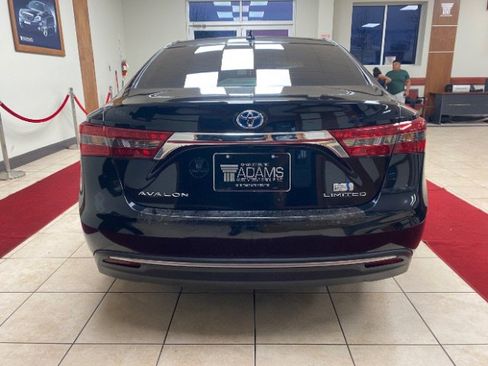 Used 2016 Toyota Avalon Limited image 4