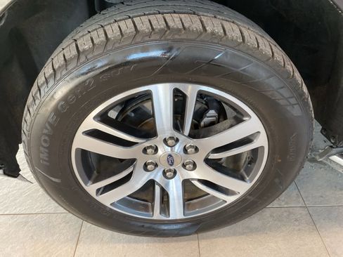 Certified 2023 Ford Expedition Limited image 9