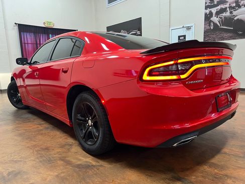 Used 2020 Dodge Charger SXT w/ Leather Interior Group RWD image 2